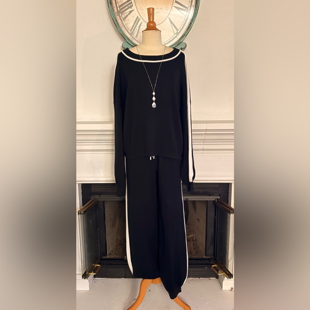 Elegant Black and White Women’s Matching 2-Piece Set